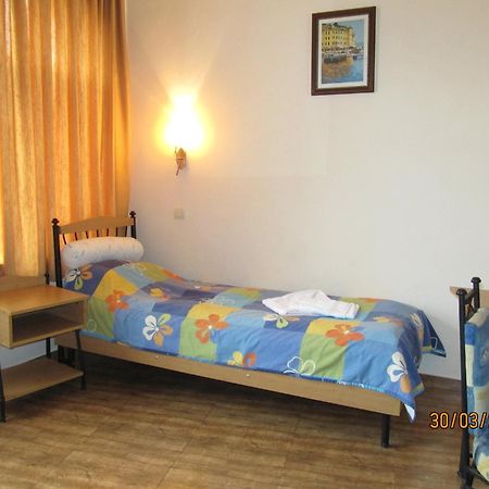 Central Family Hotel Haskovo Quarto foto