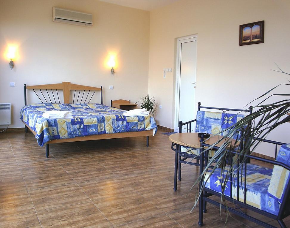 Central Family Hotel Haskovo Quarto foto