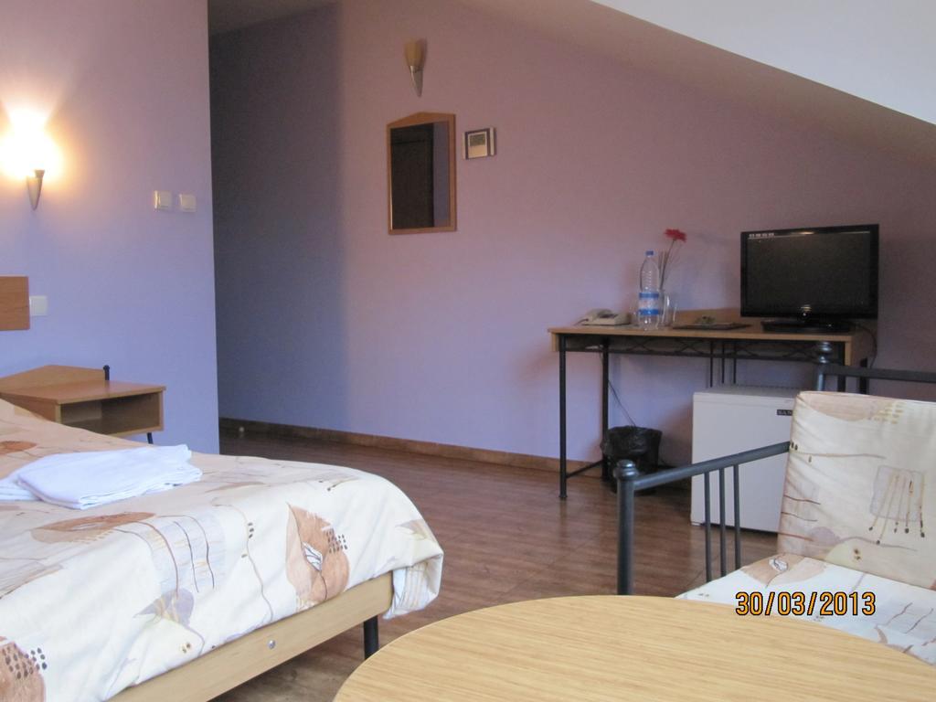 Central Family Hotel Haskovo Quarto foto