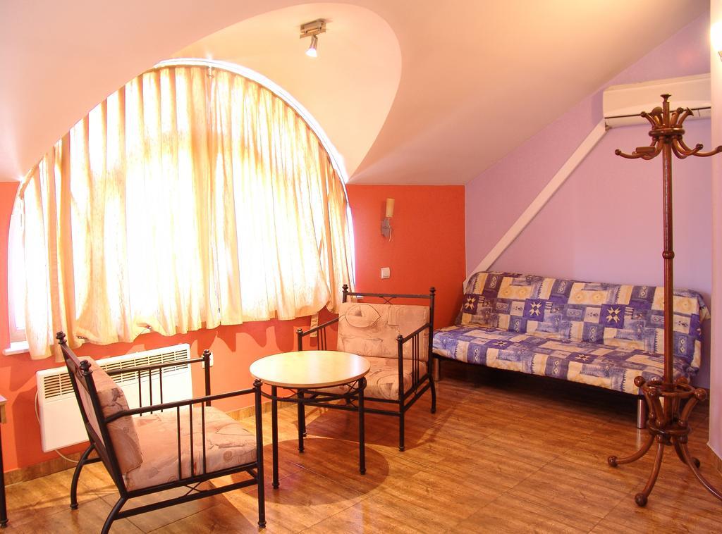 Central Family Hotel Haskovo Quarto foto