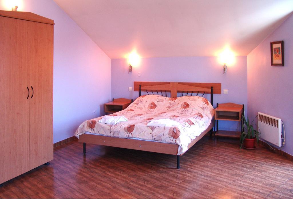 Central Family Hotel Haskovo Quarto foto