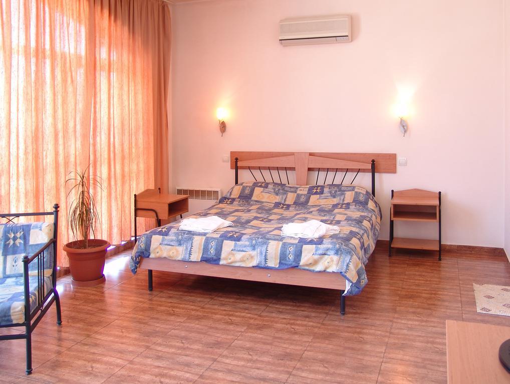 Central Family Hotel Haskovo Quarto foto