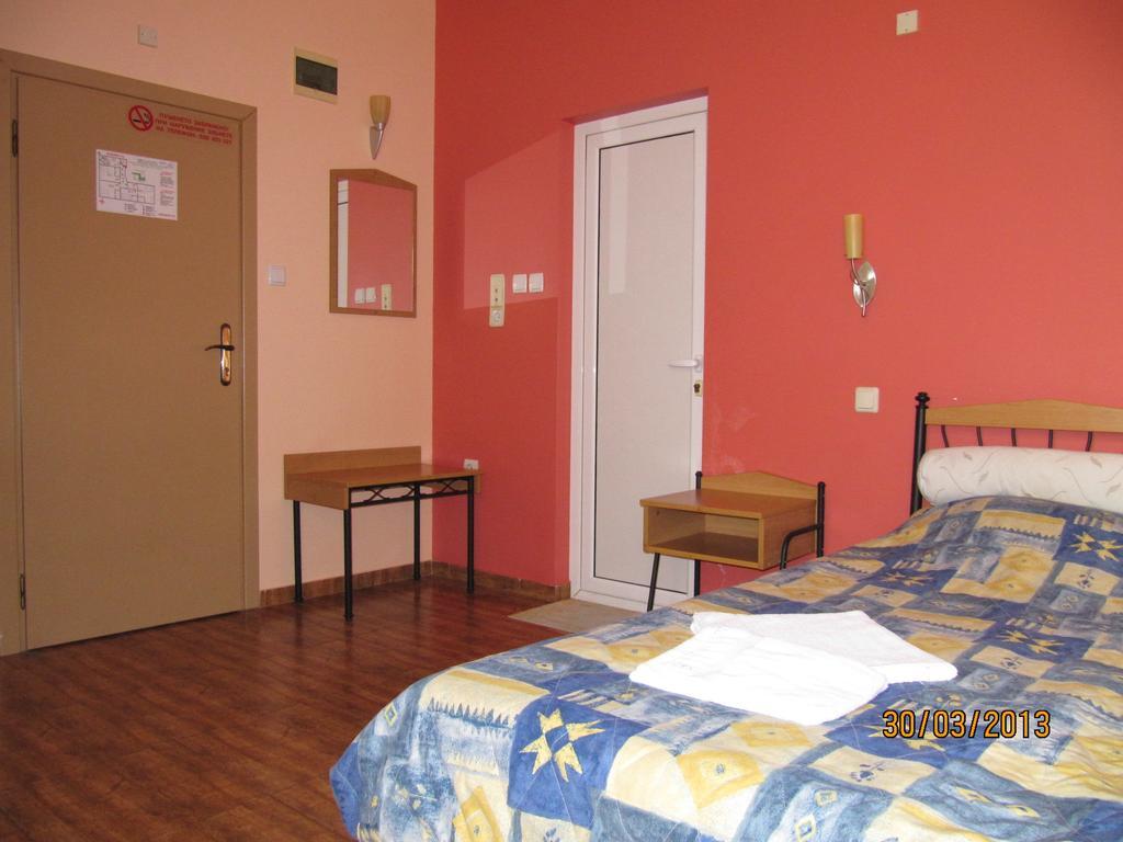 Central Family Hotel Haskovo Quarto foto