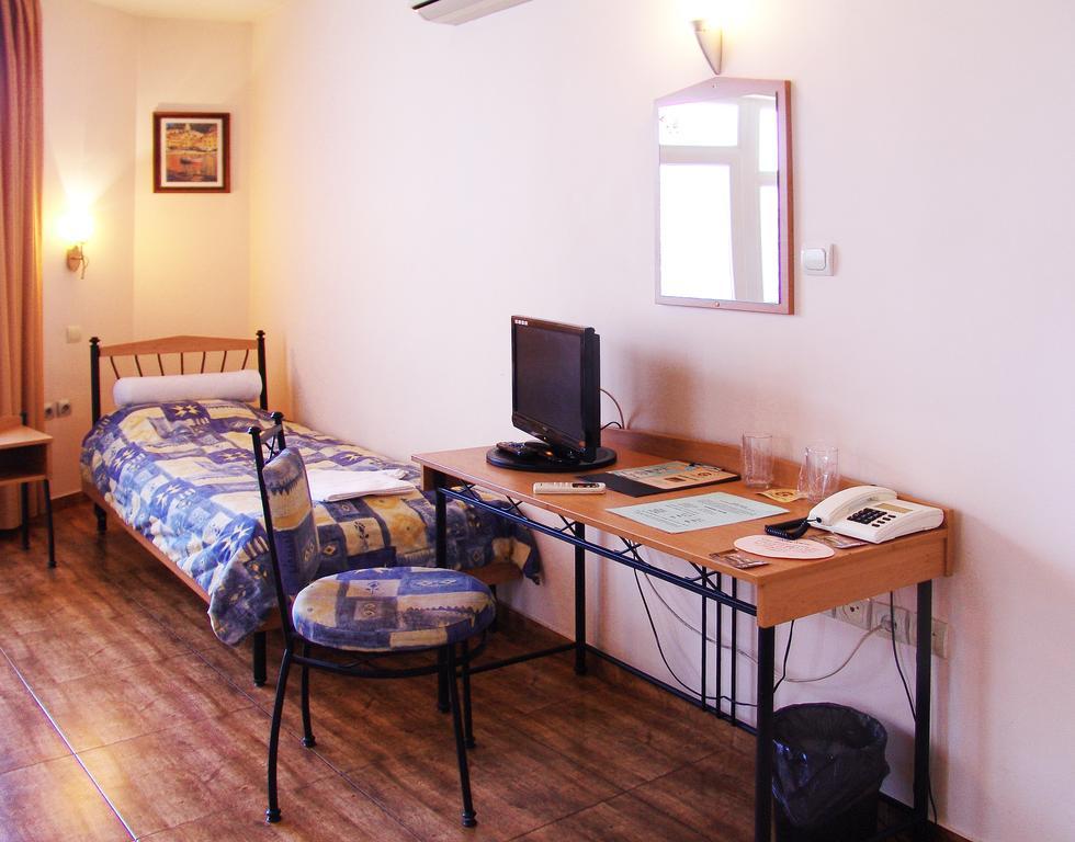 Central Family Hotel Haskovo Quarto foto